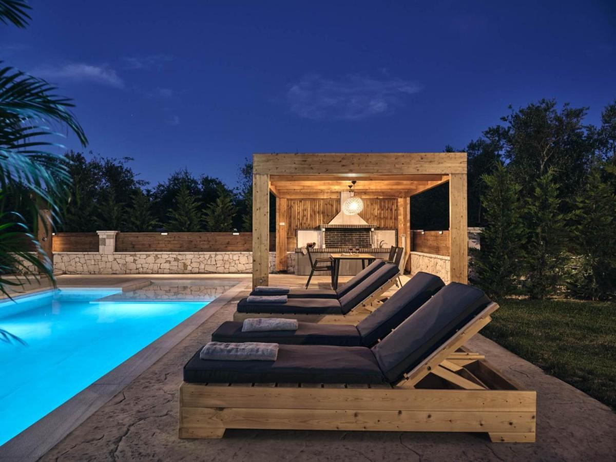 Errikos Family Villa Áyios Kírikos Exterior foto